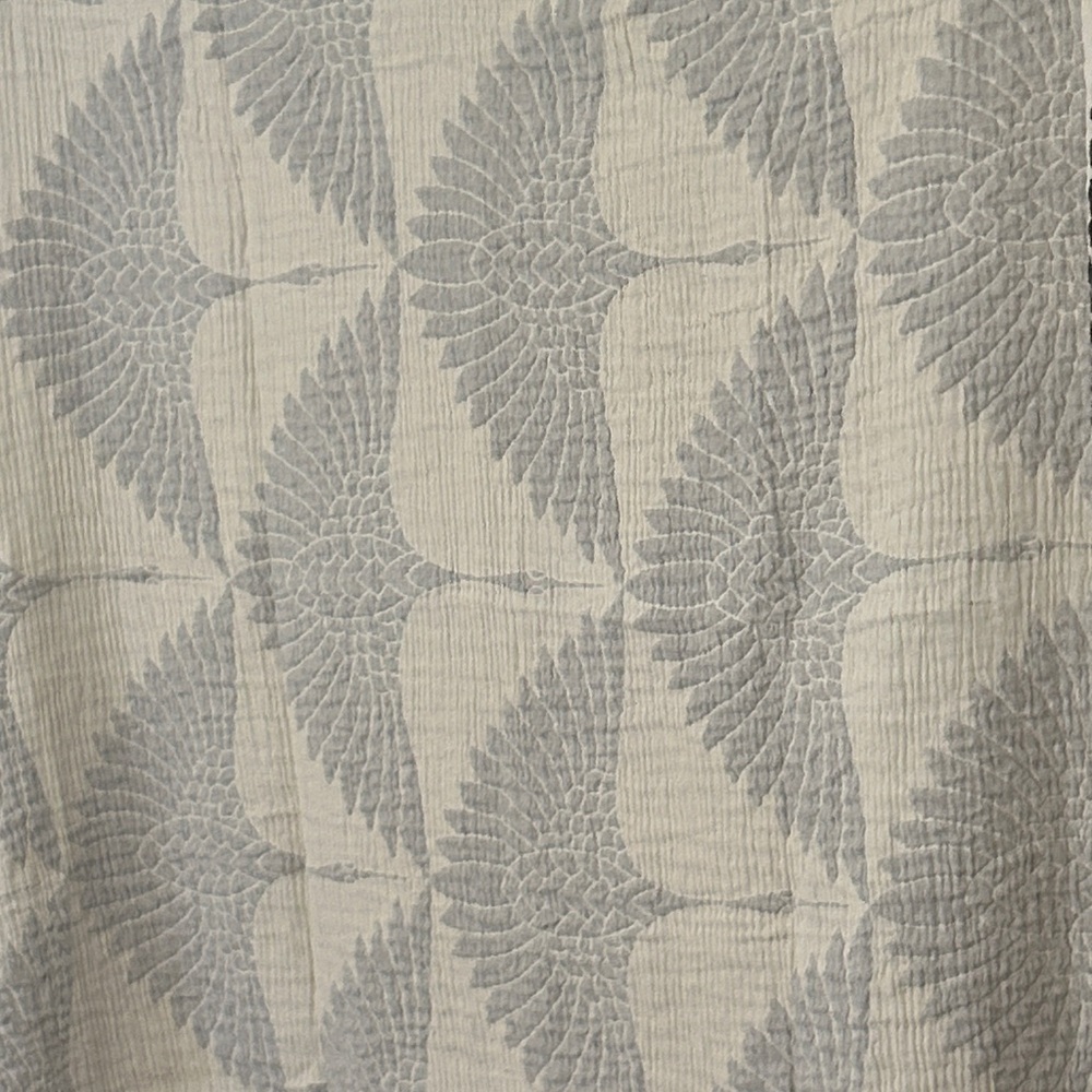Modern Woven Birds in Flight Cranes Throw Blanket Dove Gray + Cream Size 55x77